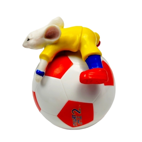 Vintage 2002 Stuart Little 2 Kids Meal Toy of Stuart Rolling on a Soccer Ball - Picture 4 of 6